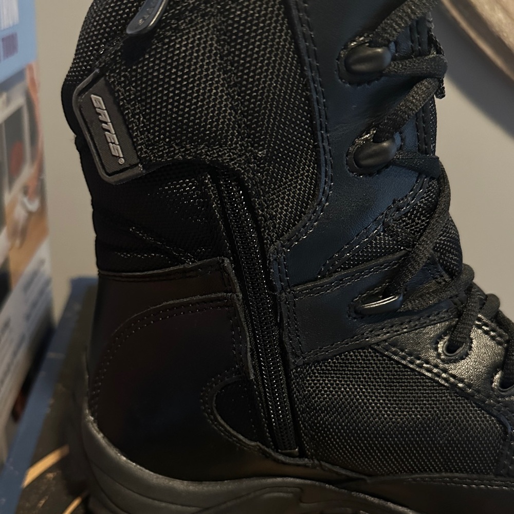 Men’s Bates Gore-Tex 8” Side Zip size 7